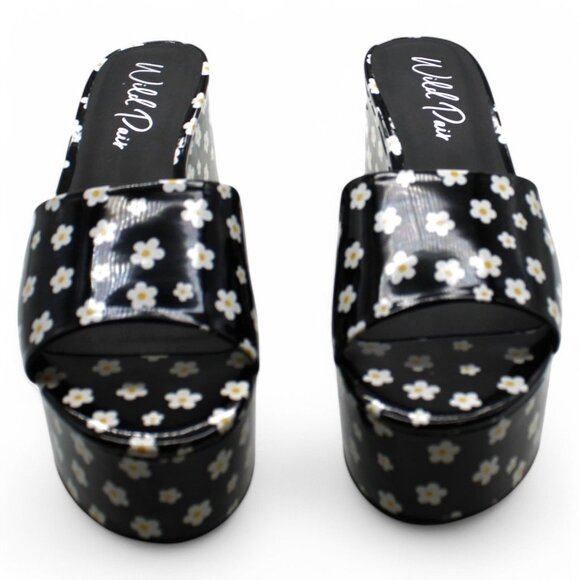 Wild Pair Sandals - Picture 2 of 8